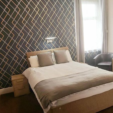 Rayners Hotel Blackpool Bagian luar foto