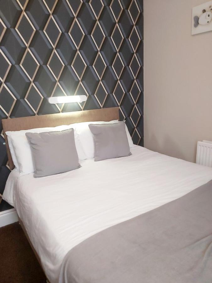Rayners Hotel Blackpool Bagian luar foto