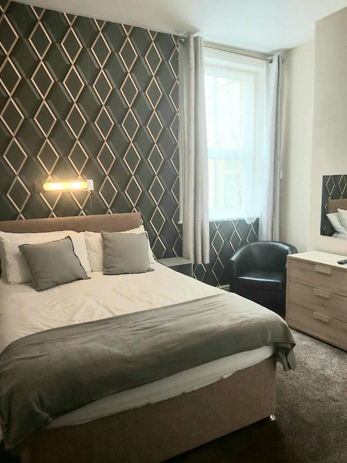Rayners Hotel Blackpool Bagian luar foto
