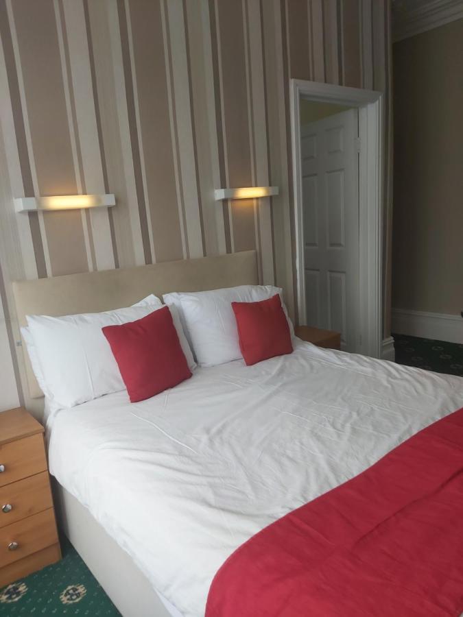 Rayners Hotel Blackpool Bagian luar foto