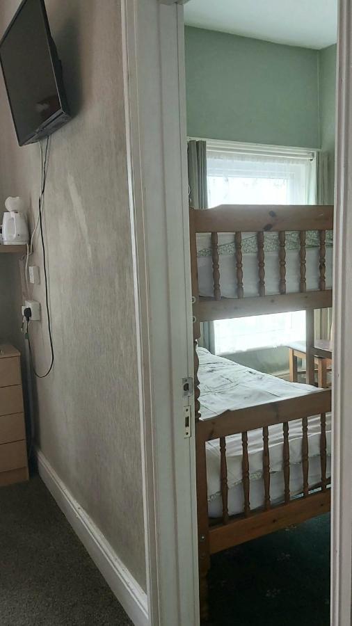 Rayners Hotel Blackpool Bagian luar foto