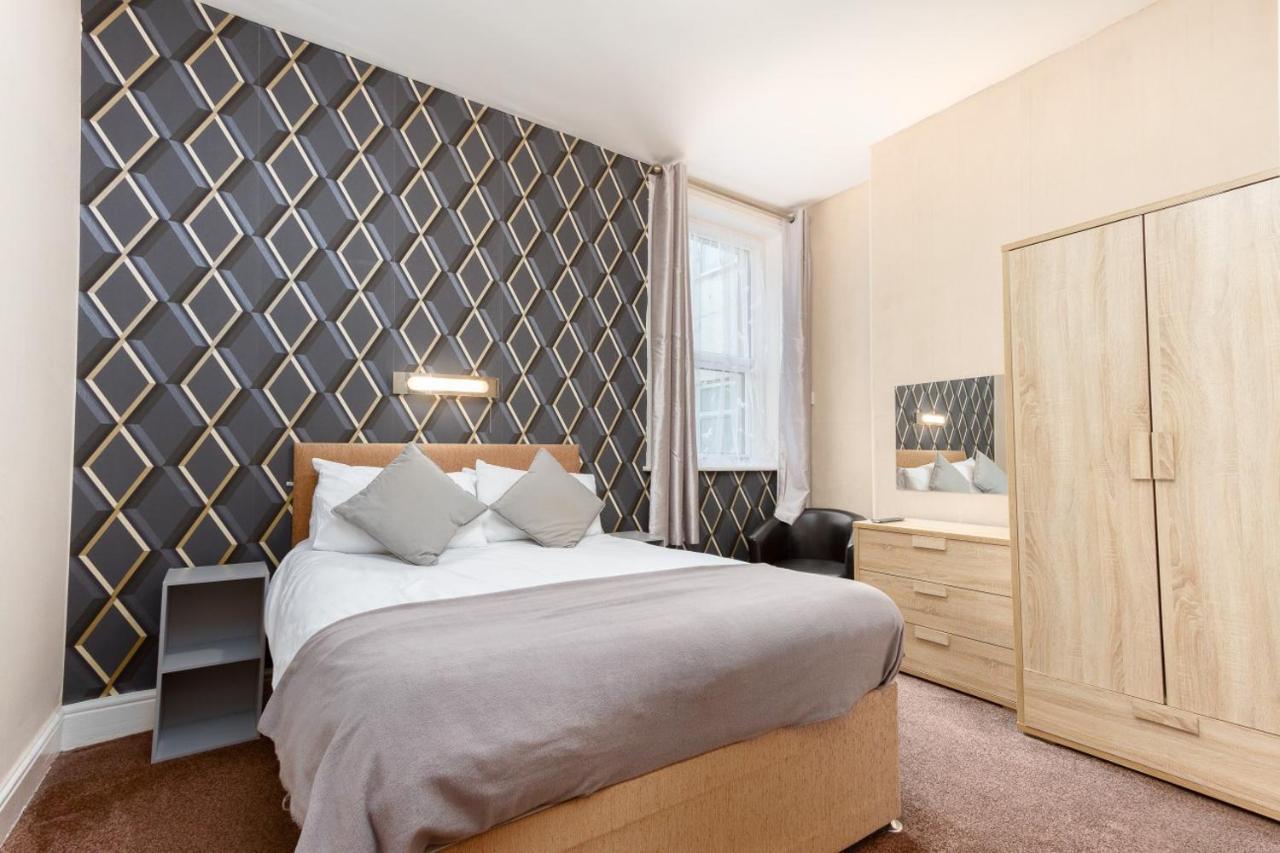 Rayners Hotel Blackpool Bagian luar foto