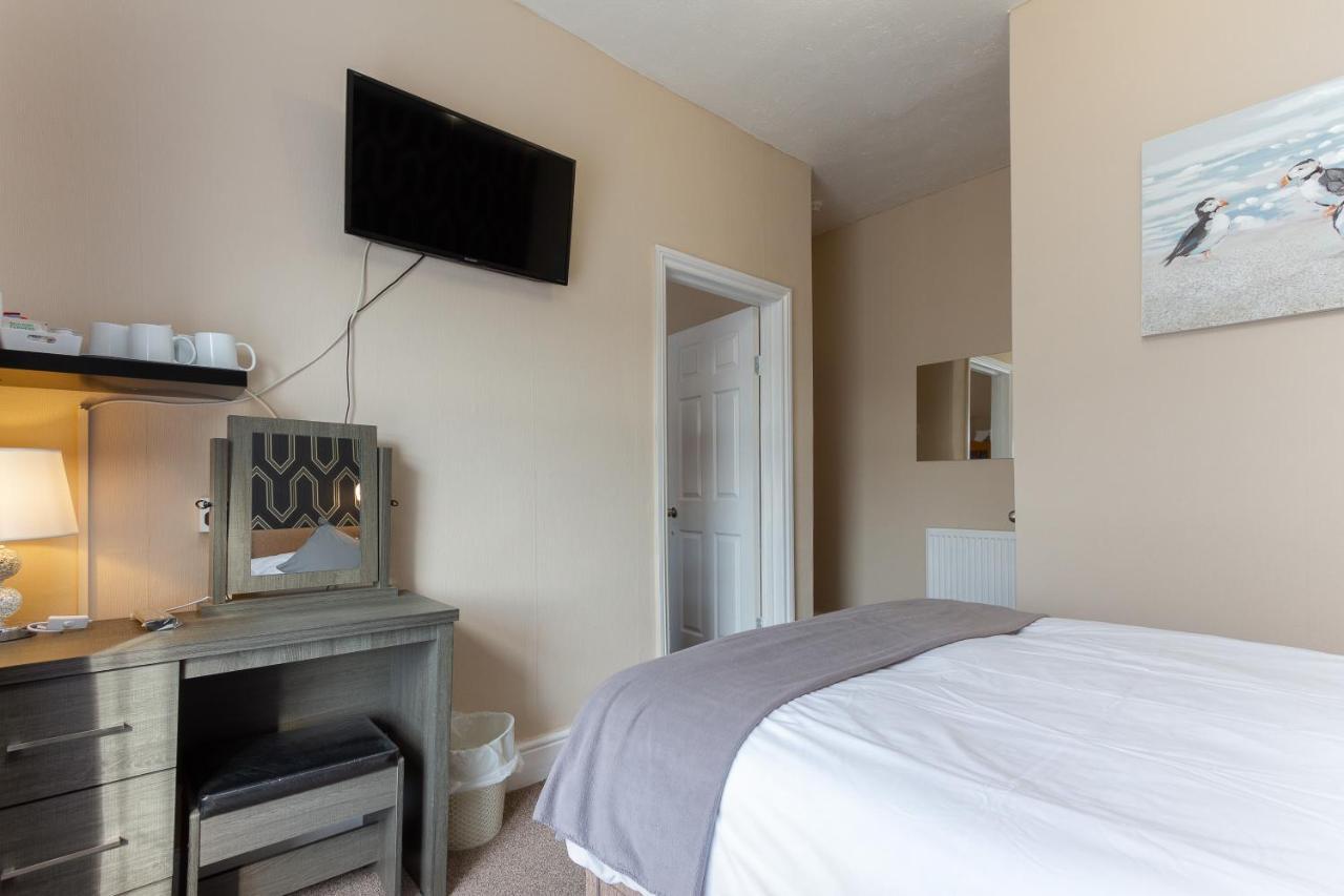 Rayners Hotel Blackpool Bagian luar foto