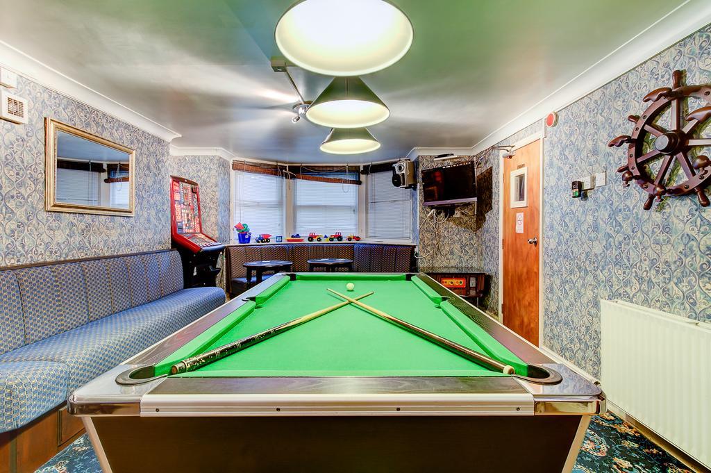Rayners Hotel Blackpool Bagian luar foto