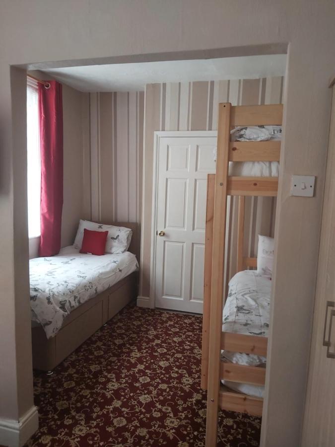 Rayners Hotel Blackpool Bagian luar foto